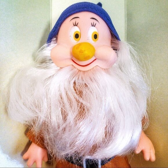 80’s Vintage Bashful Dwarf Doll Snow White Collectible - Picture 3 of 10